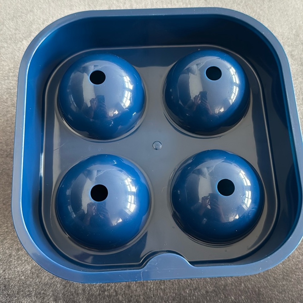Ice Tray Mold Size OS Color Navy Blue